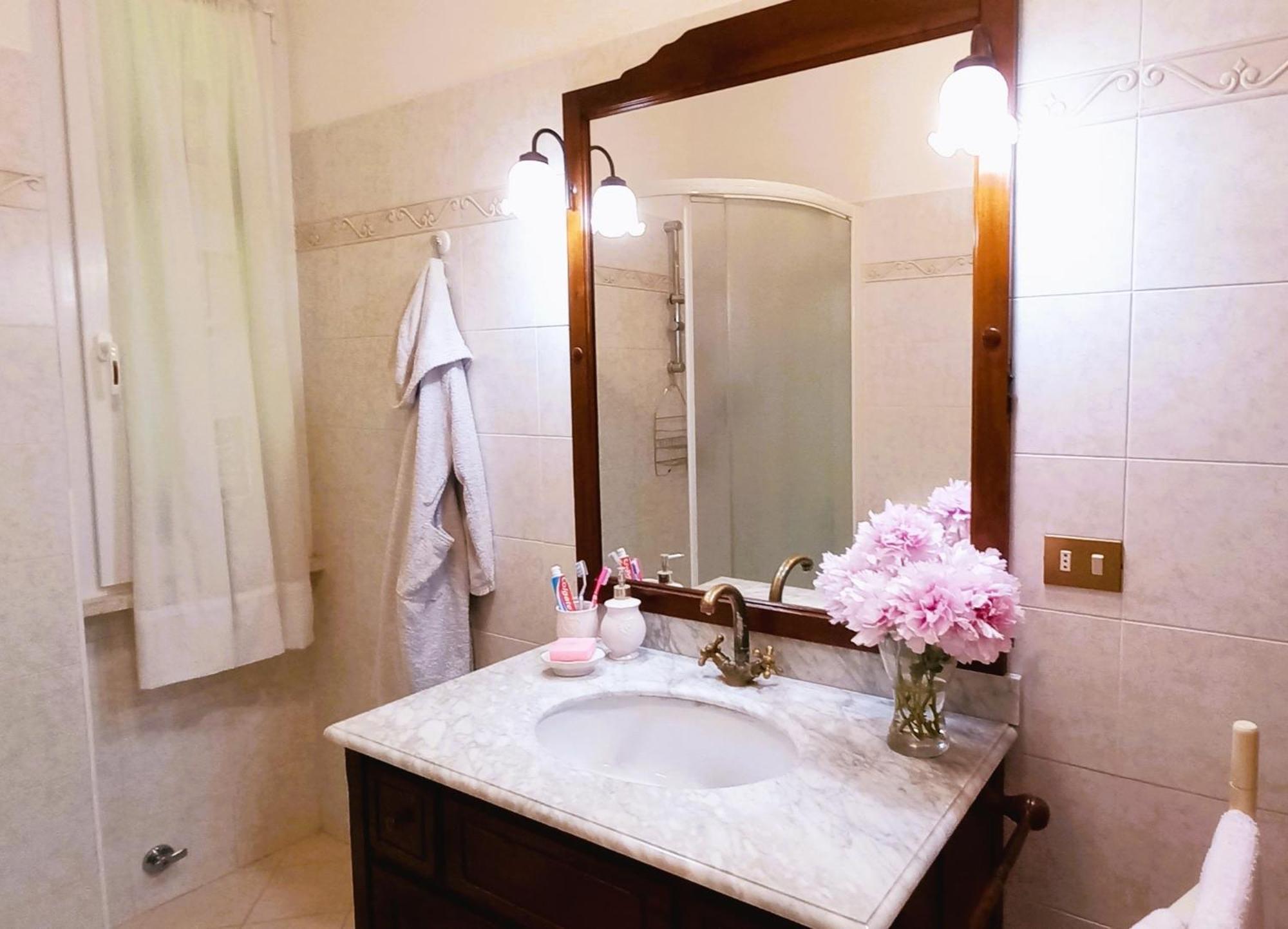 Casa Peonia Lovely Flat Монеглия Екстериор снимка
